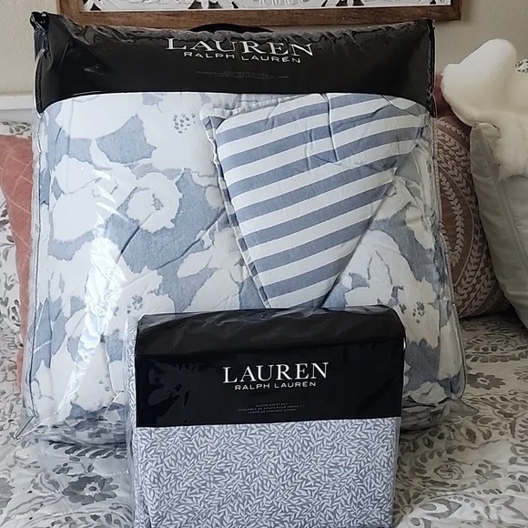 Ralph Lauren Willa comforter